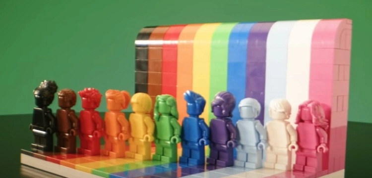Producent LEGO dołącza do propagandystów LGBT – wyprodukuje nowe klocki