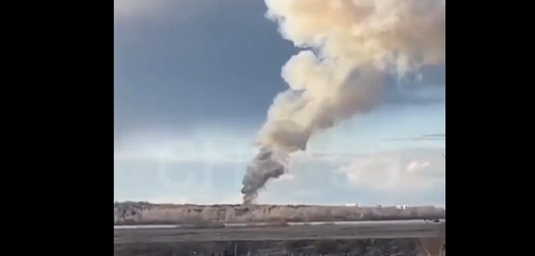[Wideo] Rosja. Potężny wybuch w fabryce prochu na Uralu. Możliwy atak dronem