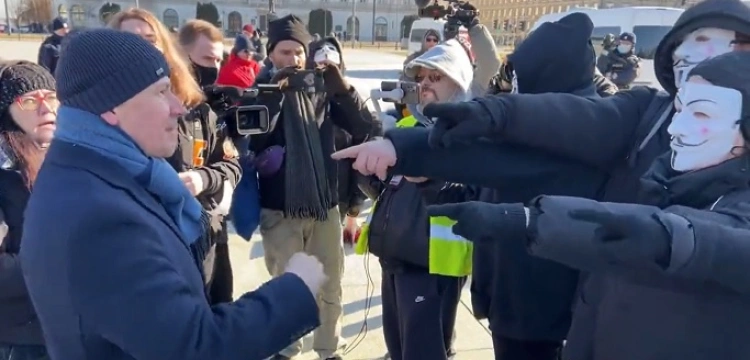 Szarpanina z udziałem posła PiS podczas miesięcznicy smoleńskiej