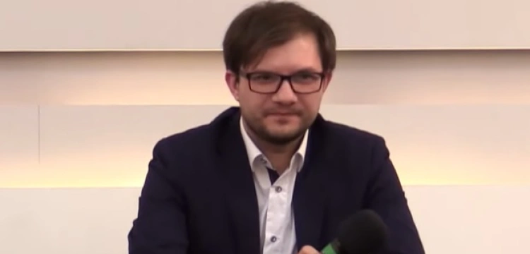 [Wideo] Marek Kozubel dla Klubu Ronina: Rosja w Mariupolu niszczy korytarze humanitarne i stosuje presję psychiczną na żołnierzy