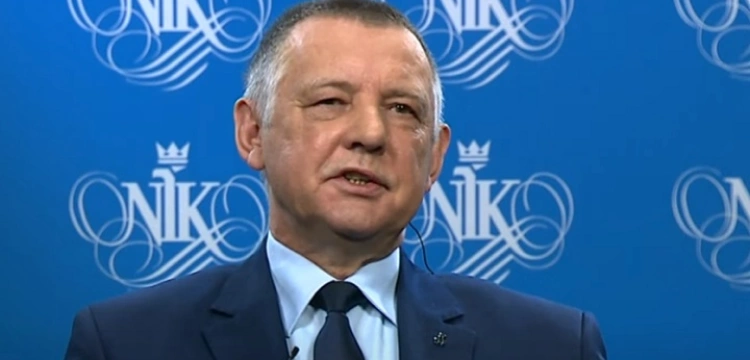 Kaczyński do Banasia: należy się panu Order Orła Białego