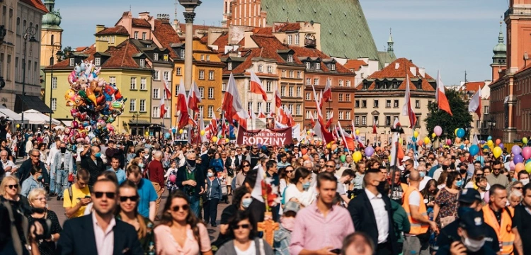 ,,TATO – BĄDŹ, PROWADŹ, CHROŃ!’’- pod tym hasłem przejdzie 19 września tegoroczny Marsz Dla Życia i Rodziny w Warszawie!