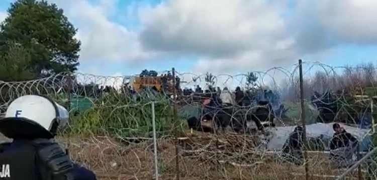 [Wideo] MSWiA: Po stronie białoruskiej powstaje duży obóz migrantów