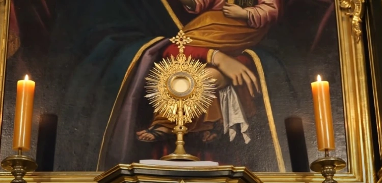Piękna inicjatywa księży z Krakowa – stała adoracja Najświętszego Sakramentu