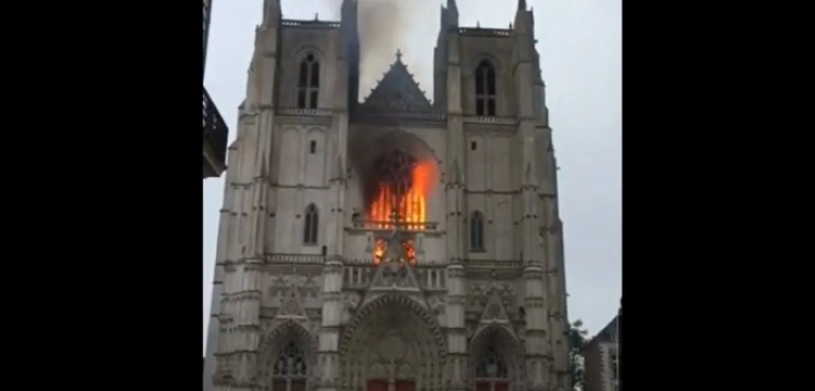 Imigrant przyznał się do podpalenia katedry w Nantes