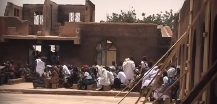 Nigeria: przez kilka godzin islamiści palili domy, kościoły i szpital