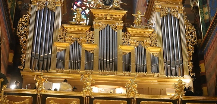 Poświęcenie nowych organów głównych Bazyliki Mariackiej w Krakowie. Mają aż 62 głosy, w tym 8 zabytkowych