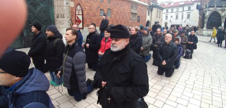 Męski Różaniec w Krakowie. Mężczyźni odpowiadają na apel Matki Bożej z Fatimy