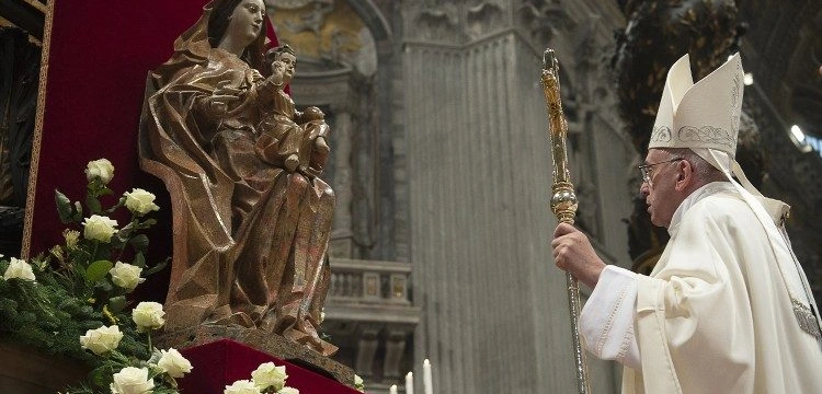 Papież zawierza Maryi Rzym, Włochy i cały świat