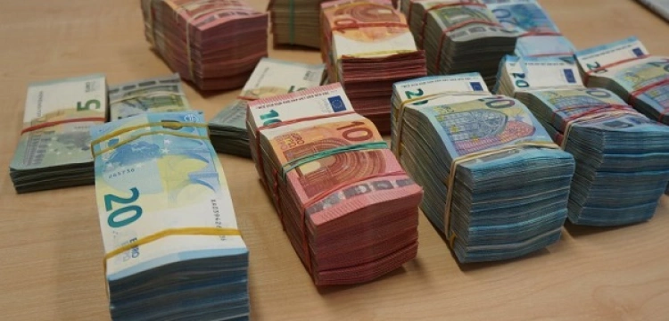 Cela plus! 13 oskarżonych, 54 mln zł strat dla budżetu państwa w tzw. karuzeli vatowskiej