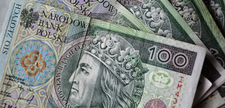 Opozycja bagatelizuje wpływ działań rządu na sytuację Polaków