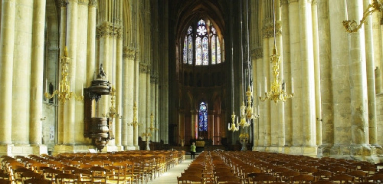 Francuski Kościół milczy w sprawie wyborów. Żydzi, protestanci i muzułmanie wprost przeciwnie