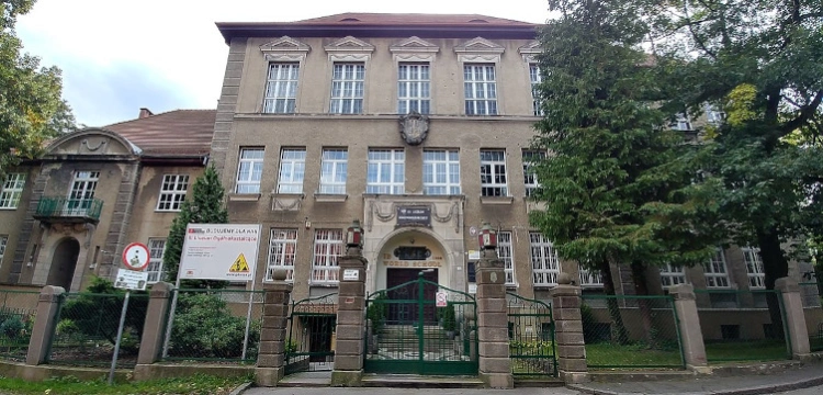 Kontrowersje wokół… szkolnych wyborów. Wygrała córka P. Adamowicza