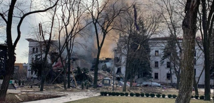 Przerażające informacje z Mariupola. W Teatrze Dramatycznym zginęło 300 osób 