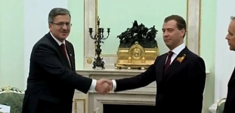 Miedwiediew ubolewa nad odejściem PO: Dialog znalazł się w impasie po zmianie elit w Polsce 