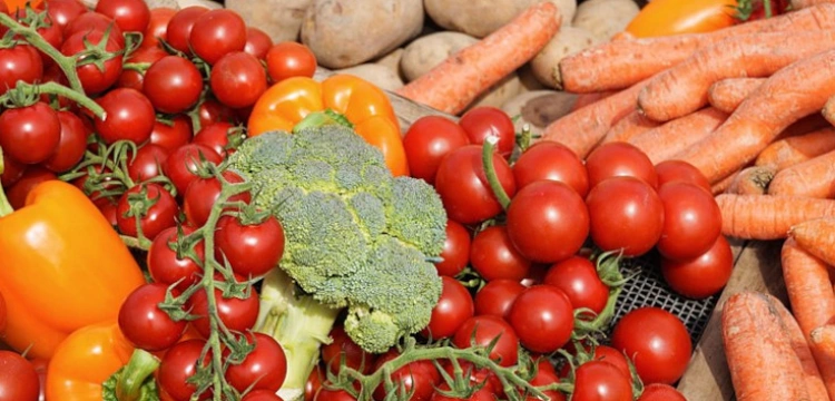 Zimą tych warzyw i owoców trzeba UNIKAĆ!