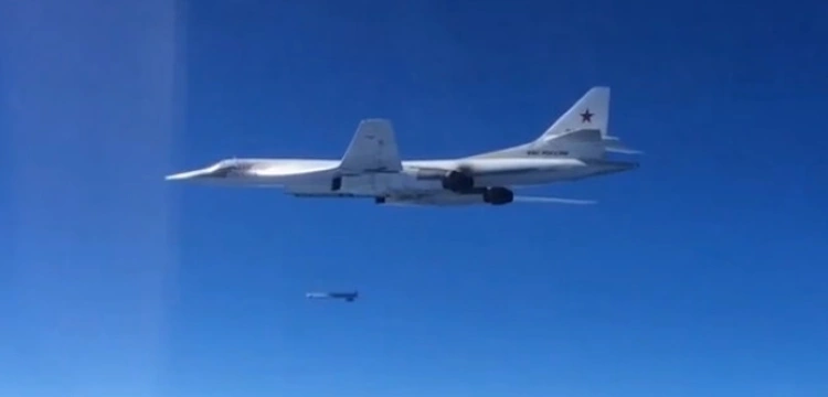 Rosyjskie samoloty bojowe w polskiej przestrzeni powietrznej? Jest oświadczenie PAŻP