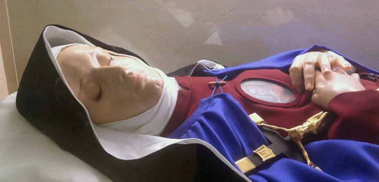 Po śmierci jej ciało promieniowało nadzwyczajnym światłem, pięknem i niebiańskim pokojem. Bł. Maria Celeste Crostarosa