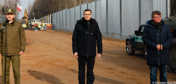,,Łapię się za głowę…’’. Premier o sprzeciwie opozycji wobec budowy zapory 