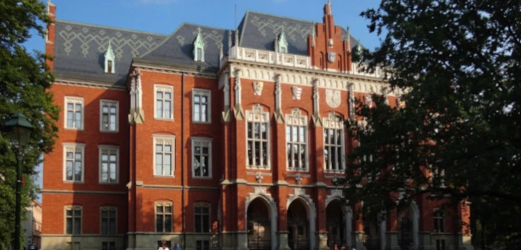 Jakie uczelnie są w Polsce najlepsze? Ranking Perspektywy 2020