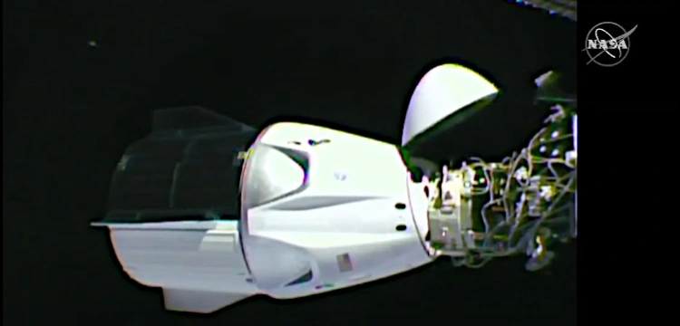 Historyczny moment! Kapsuła Dragon zadokowała do ISS