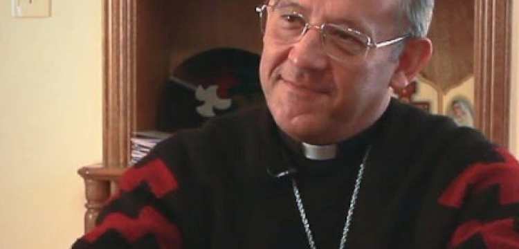 Argentyński biskup, który zakazał udzielania komunii św. do ust, złożył rezygnację