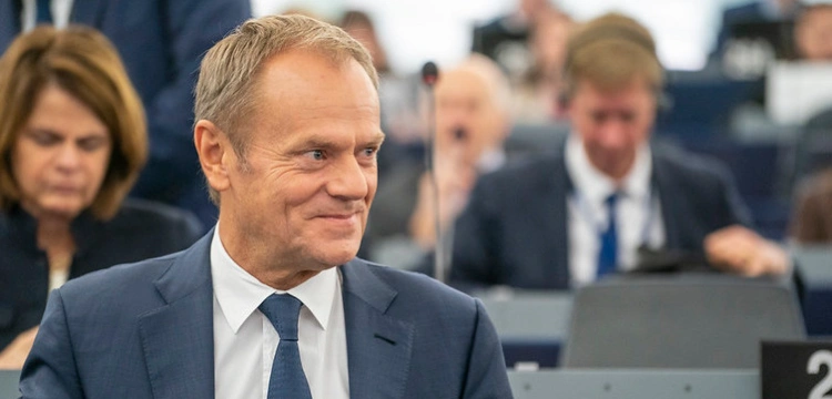 Sondaż. Jak Donald Tusk dba o polskie interesy w Unii Europejskiej?