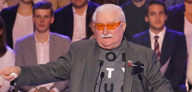 Lech Wałęsa wybudzony po operacji serca