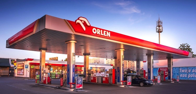 Orlen nie jest już najdroższą polską firmą. Został pokonany przez sieć hipermarketów