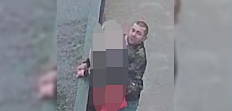 Policja publikuje zdjęcie podejrzanego o brutalną napaść seksualną w Warszawie
