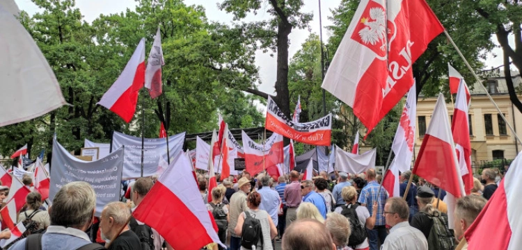 [NA ŻYWO] Polacy stają w obronie polskiej suwerenności! #PoStroniePolski
