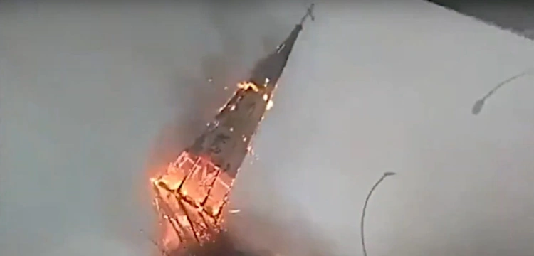 Barbarzyństwo! Chile: Protestujący spalili dwa kościoły