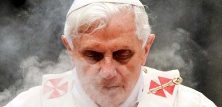 Benedykt XVI: Dlaczego czcimy Eucharystię?