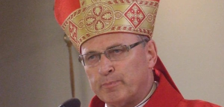 Biskup Wiesław Mering genialnie odpowiada Gazecie Wyborczej