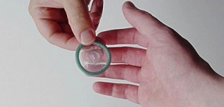Bill Gates chce dać milion dolarów na projekt "prezerwatywy nowej generacji"