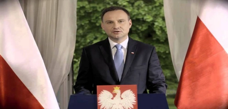 Prezydent Duda oficjalnie wręczył nominacje, Tusk zza węgła układa listy PO