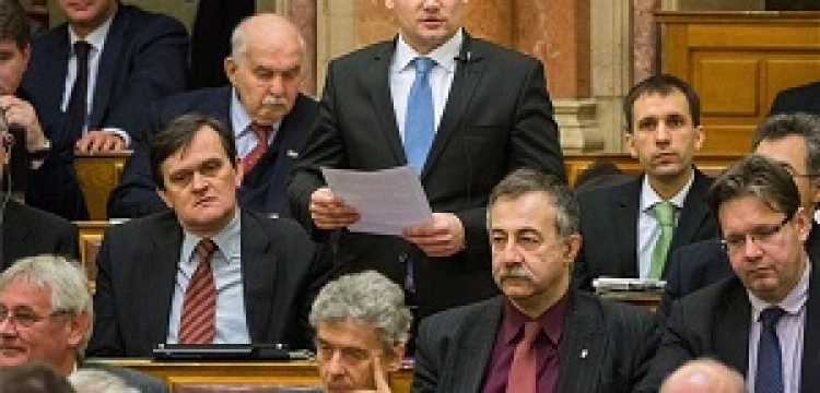 Pamięć o Katyniu w węgierskim parlamencie