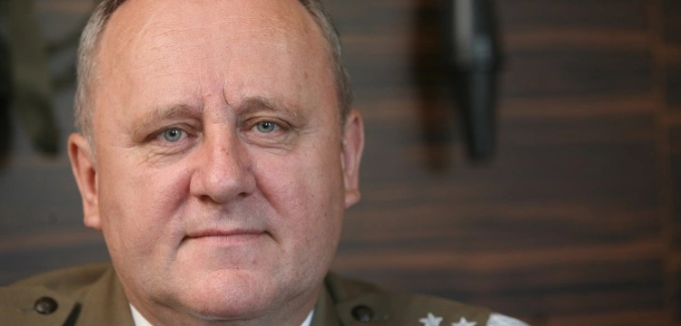 Gen. Pacek zrezygnował z kierownictwa Federacją Organizacji Proobronnych