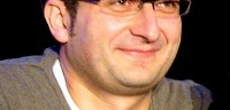 Kontuzja premiera? Kabaret Moralnego Niepokoju nabija się z Tuska. ZOBACZ