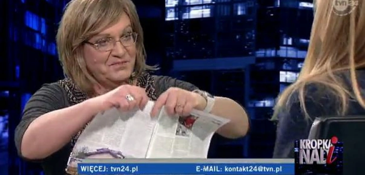 Anna Grodzka podarła u Moniki Olejnik tygodnik "W sieci"