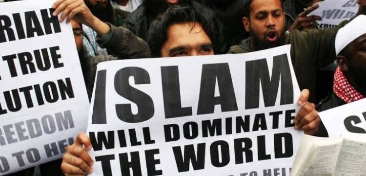 Jezuita: Islam chce poddać sobie cały świat