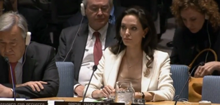 Angelina Jolie ostro o ONZ