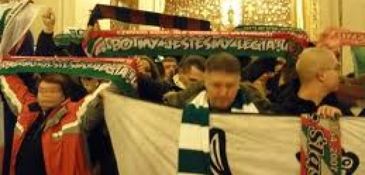Pielgrzymka kibiców na Jasną Górę. Mocne słowa ks. Jarosława Wąsowicza