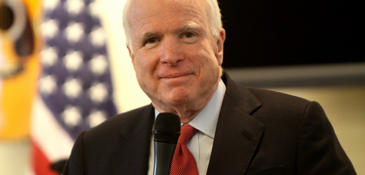 McCain: Wstydzę się za mój kraj