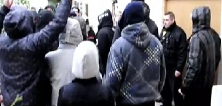 Zakłócono spotkanie z Adamem Michnikiem. ZOBACZ FILM!