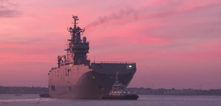 RIA Novosti: Francja wkrótce sprzeda Rosji okręt typu Mistral