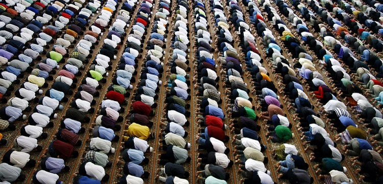 Muzułmanie rozpoczęli Ramadan. Państwo Islamskie intensyfikuje działania