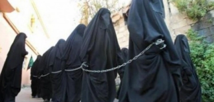 Państwo Islamskie: można bić i gwałcić niewolnice. Pedofilia? Nie ma problemu