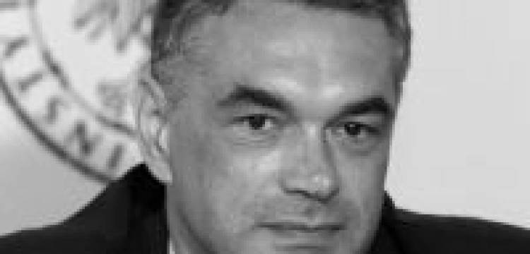 Pamiątkowa tablica upamiętni tragicznie zmarłego Janusza Kurtykę