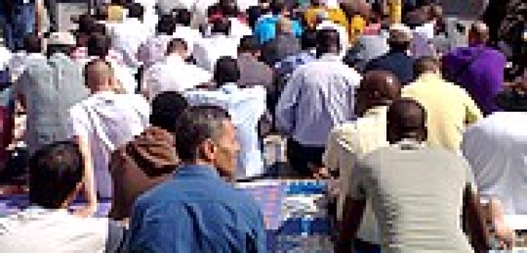 Paryż: Nie będzie festynu w muzułmańskiej dzielnicy. Przez kiełbaski i alkohol